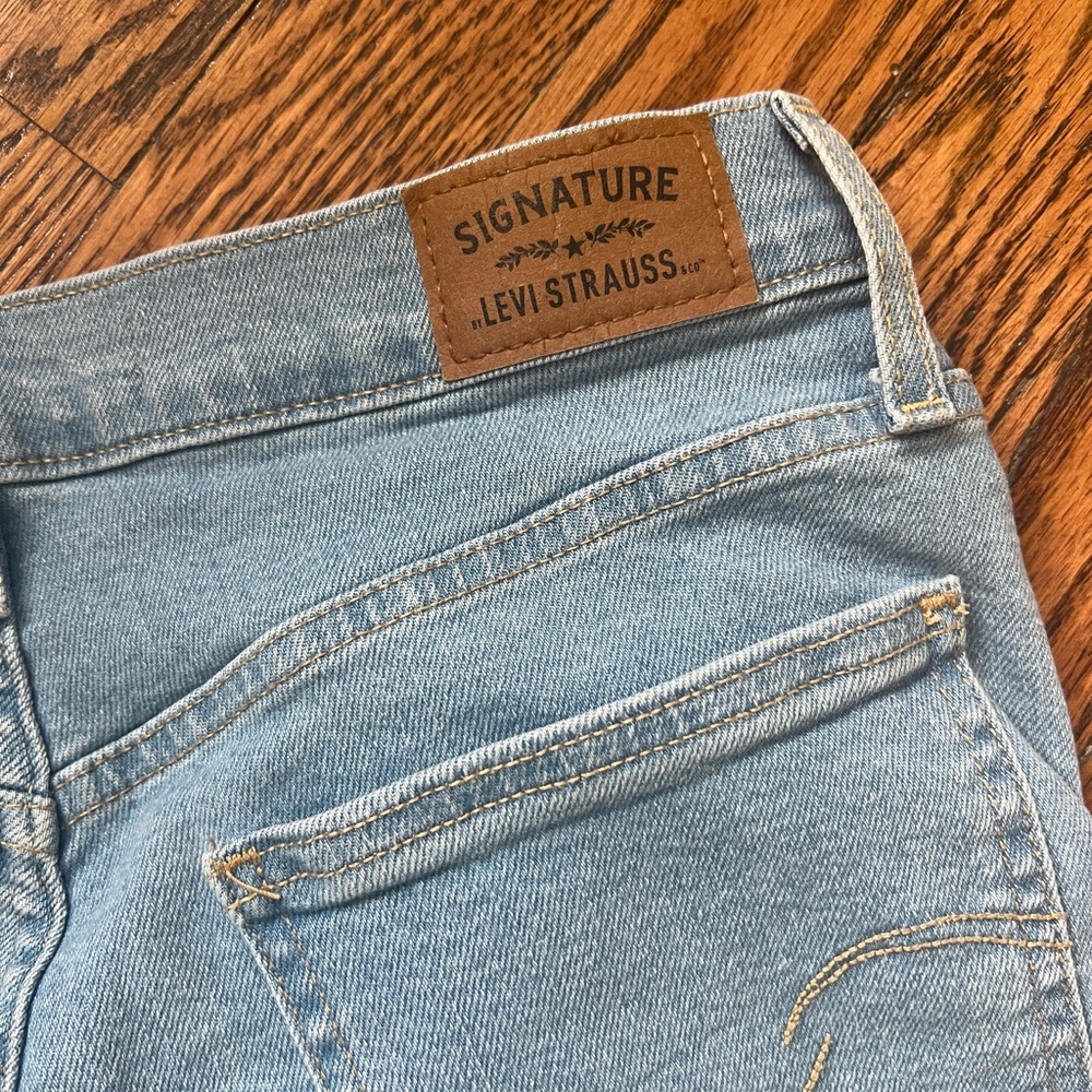 Levi High Rise Skinny Jeans